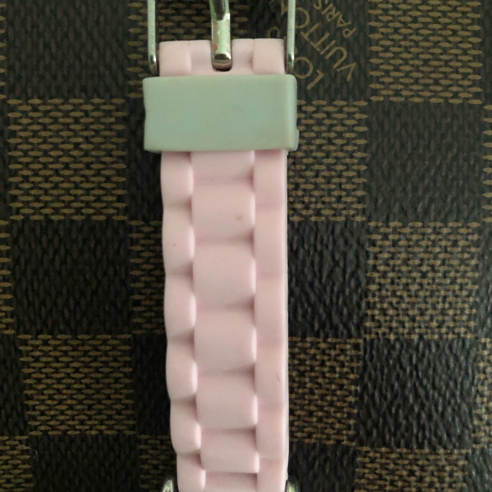 ‼️ SOLD ‼️ Minnie Mouse Watch - Picture 4 of 4